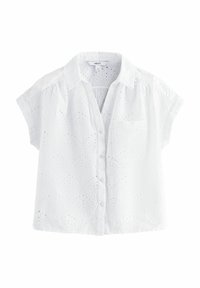 Chemise blanche à manches courtes avec boutonnage à l'avant, poche et texture à motif de ventilateur brodé, fabriquée en tissu léger.