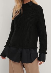 NA-KD Sweter