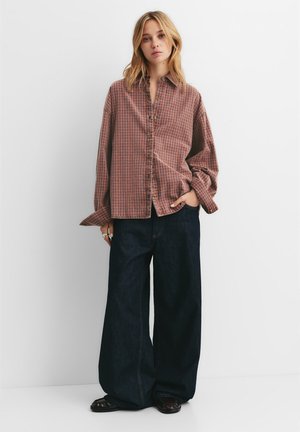 PULL&BEAR LACQUERED CHECK - Overhemdblouse - light brown