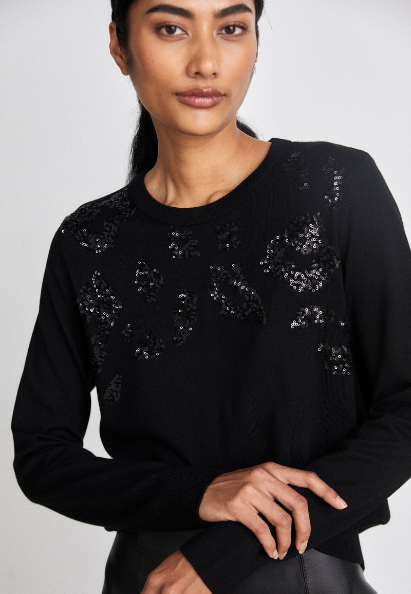 DKNY LEOPARD SEQUIN Strikkegenser black/svart Zalando.no