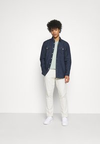 Levi's® JACKSON WORKER - Srajca - dark indigo