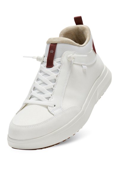 Bílé středně vysoké tenisky s textilním svrškem, se zaoblenou špičkou, elastickými tkaničkami a vínovým poutkem. Bílá gumová podešev.