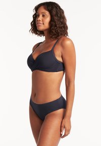 SEA LEVEL - Góra od bikini