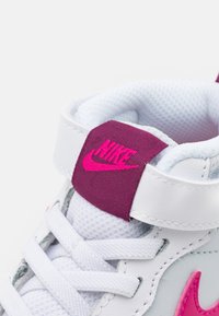 Nike Sportswear COURT BOROUGH 2 UNISEX - Sapatilhas de cano alto - pure platinum/white/sangria pink/prime