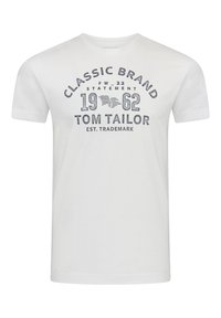 Camiseta de algodón blanca de manga corta con un estampado gráfico en color marino que dice "CLASSIC BRAND 1962 TOM TAILOR EST. TRADEMARK."