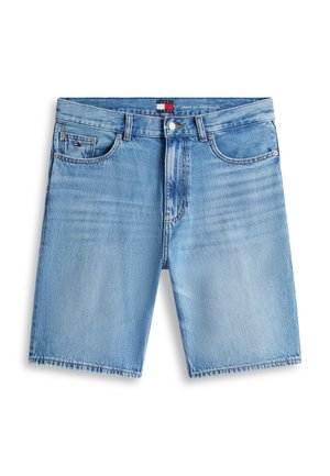 Tommy Jeans, JAIMIE WHISKERED RELAXED DENIM SHORTS - Shorts vaqueros - denim medium