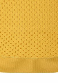 Gelbes Netzgewebe mit einem Muster aus gleichmäßig verteilten ovalen Löchern. Die Textur ist glatt mit einem gerippten unteren Saum.