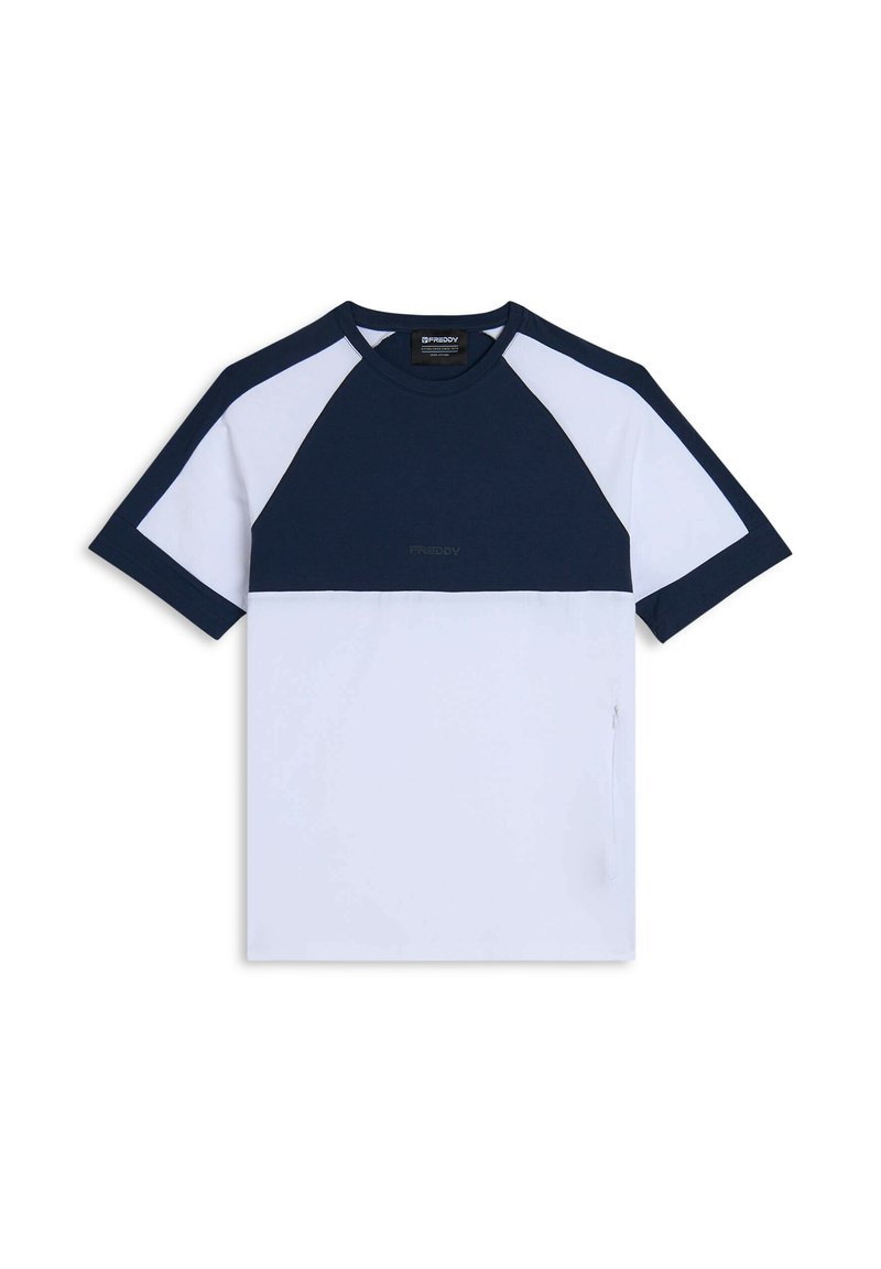 Maglietta a maniche corte con una sezione superiore blu navy e una sezione inferiore bianca, realizzata in tessuto morbido con un dettaglio zip sul lato.