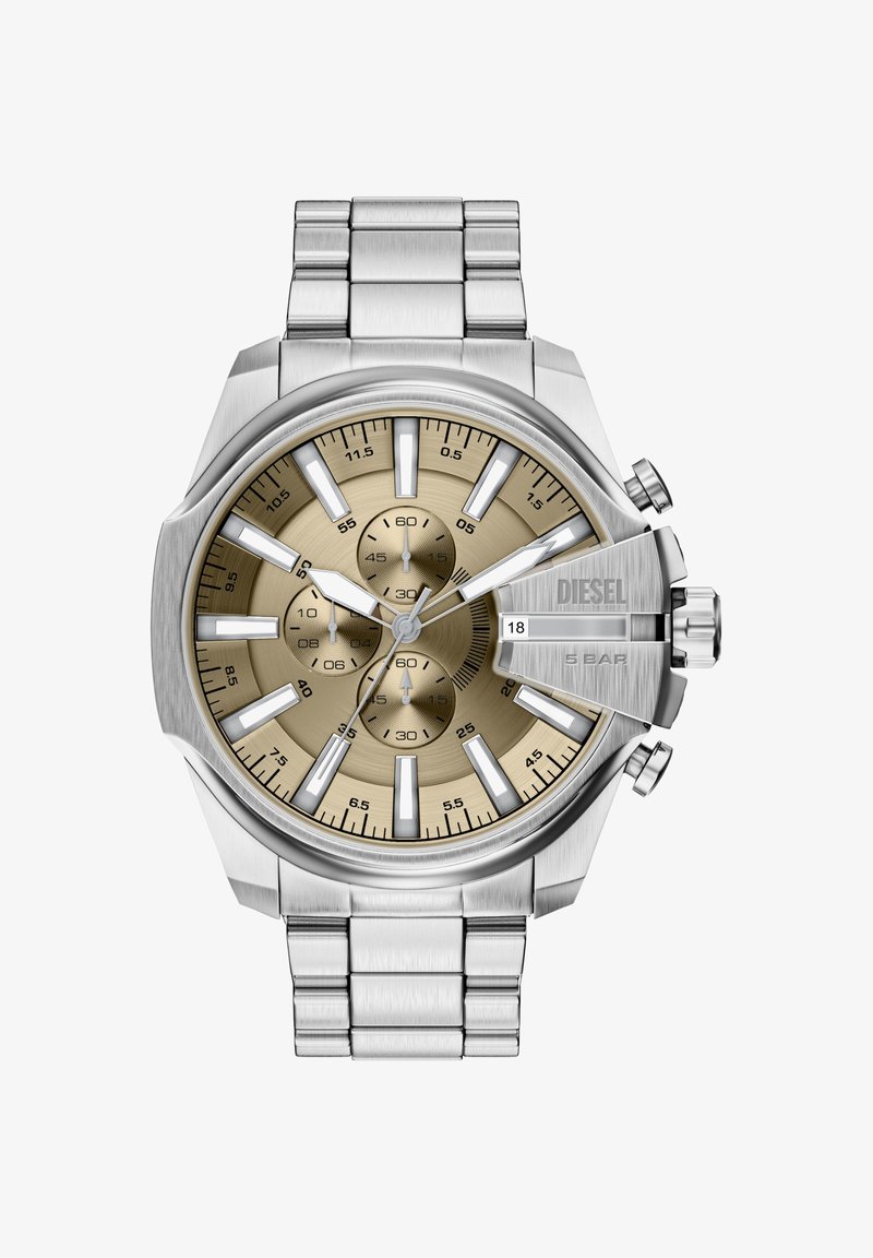 Chronograf ze stali nierdzewnej z tarczą w kolorze złota, srebrnymi akcentami, wyraźnymi indeksami godzinowymi oraz trzema subtarczami do dodatkowych funkcji.