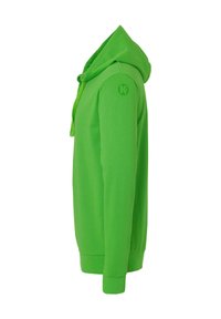 Haut à capuche en coton vert avec une poche avant, capuche à cordon de serrage et détail de logo sur la manche gauche. Texture lisse, design ajusté.