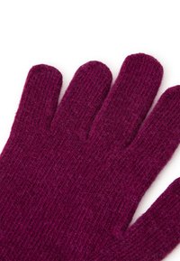 Guanti a maglia viola con cinque sezioni separate per le dita, realizzati in un morbido filato testurizzato. Il tessuto presenta un sottile motivo a coste.