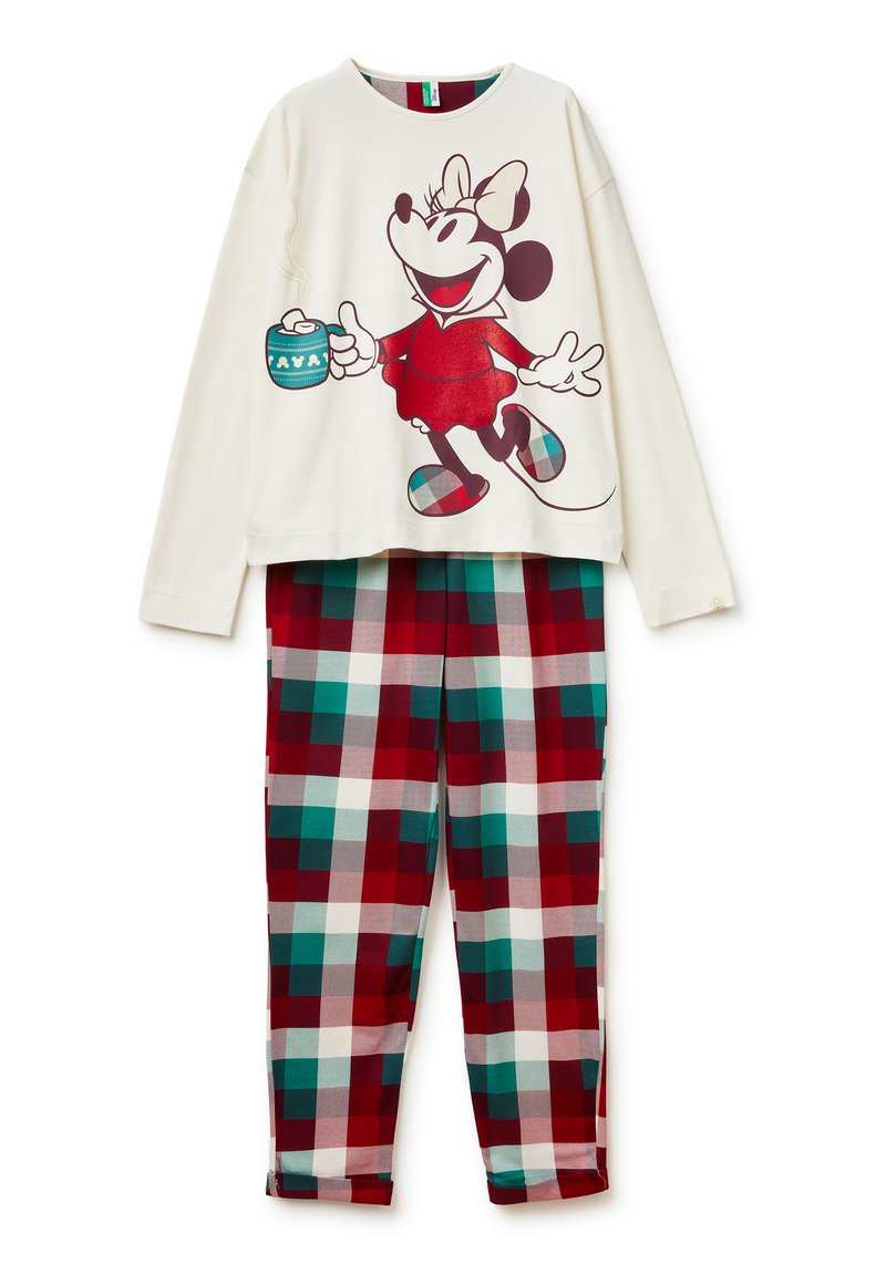 Conjunto de pijama con temática de Minnie Mouse, compuesto por una camiseta de manga larga color crema con un estampado gráfico y pantalones de cuadros rojos en verde, blanco y burdeos.