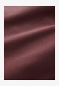 Unselected, burgundy red