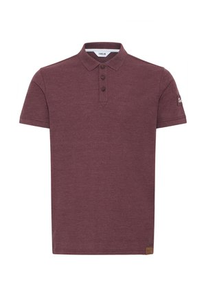 Bordo polo marškiniai trumpomis rankovėmis, trijų mygtukų užsegimas, tekstūruota medžiaga ir logotipo akcentas ant rankovės. Odinis žymeklis apačioje.