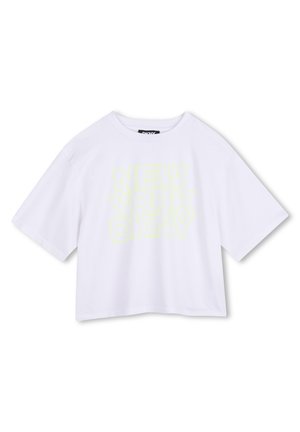 T-shirt blanc court à manches courtes avec col rond et texte jaune "NEW YORK DKNY" à l'avant.