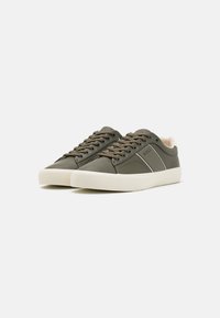 BOSS AIDEN - Sportcipő - dark green