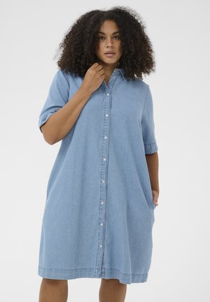 Kaffe Curve, KCJADA DRESS - Robe en jean - medium blue chambray