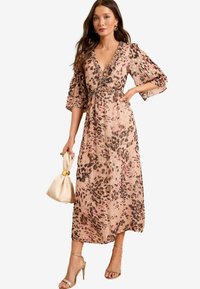 Love & Roses REGULAR FIT - Denné šaty - neutral animal print