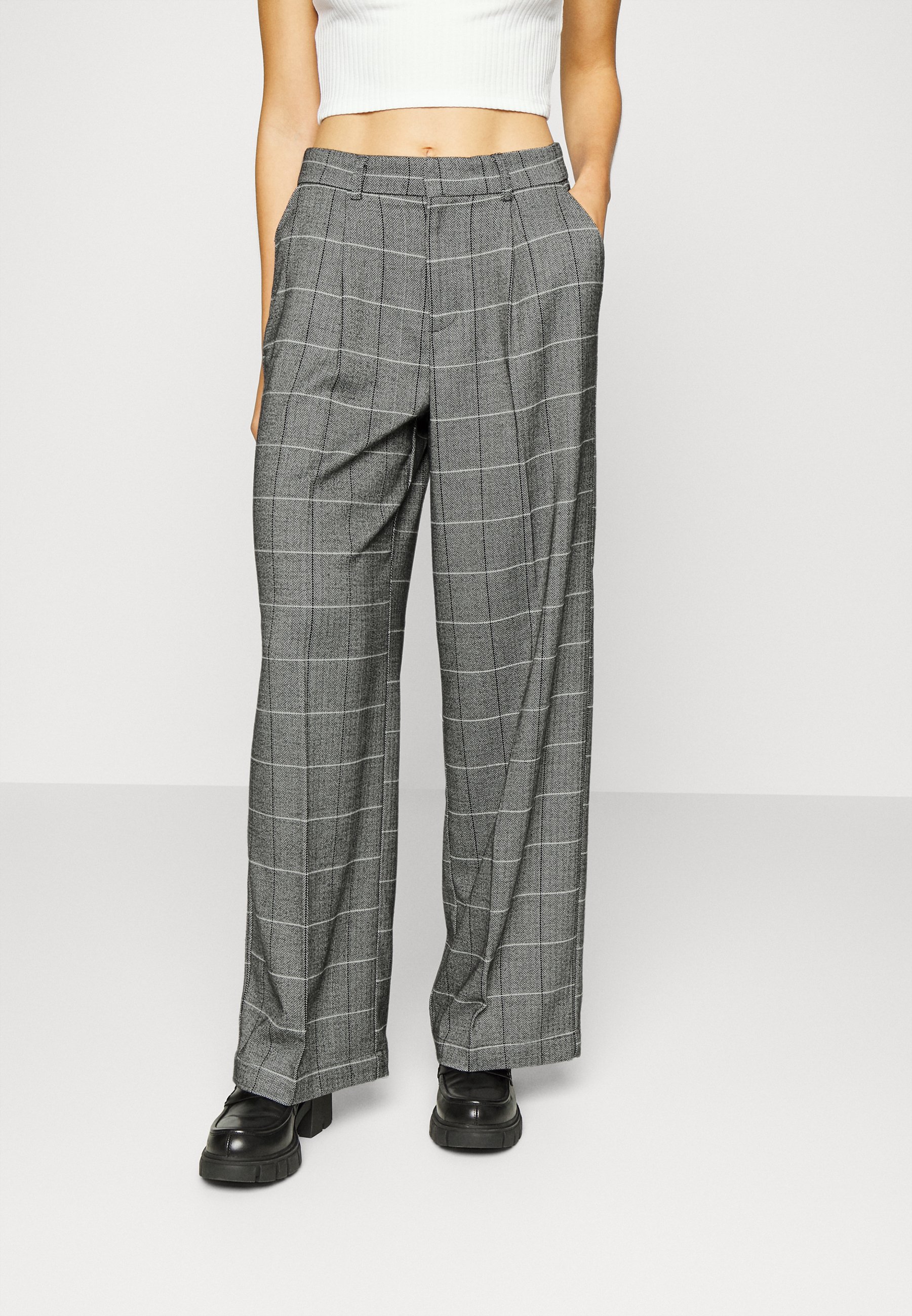 gray wide leg pants
