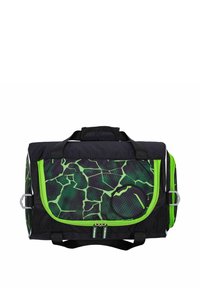 Bolsa deportiva negra con patrón rocoso verde. Cuenta con doble cremallera, asa superior y un bolsillo lateral con un diseño circular.