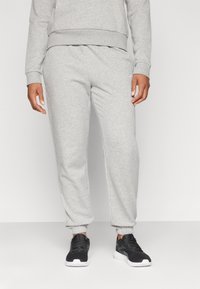 Reebok - IDENTITY FRENCH TERRY PANTS TRACKSUIT BOTTOMS - Jogginghose - light grey Thumbnail-Bild 1