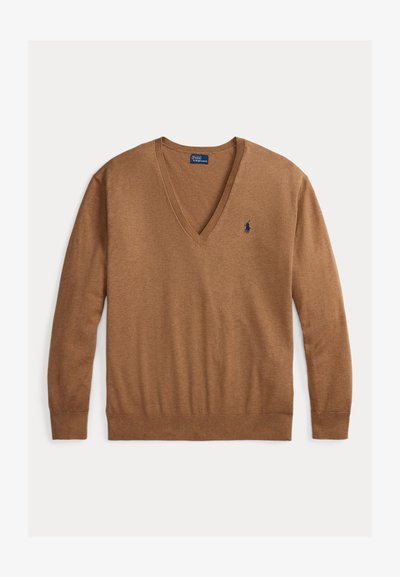 Pull marron à manches longues avec col en V, poignets et ourlet côtelés, avec un petit logo bleu Polo Ralph Lauren sur le côté gauche de la poitrine.