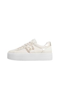 Hvide lædersneakers med plattform-sål, snøring foran, dekorative hardware-detaljer og subtil tekstur på den øverste panel.