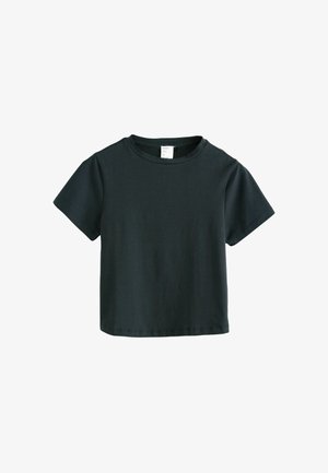 Crna pamučna majica s okruglim izrezom, kratkim rukavima i ravnim donjim rubom. Glatka tekstura i bez vidljivih uzoraka ili detalja.