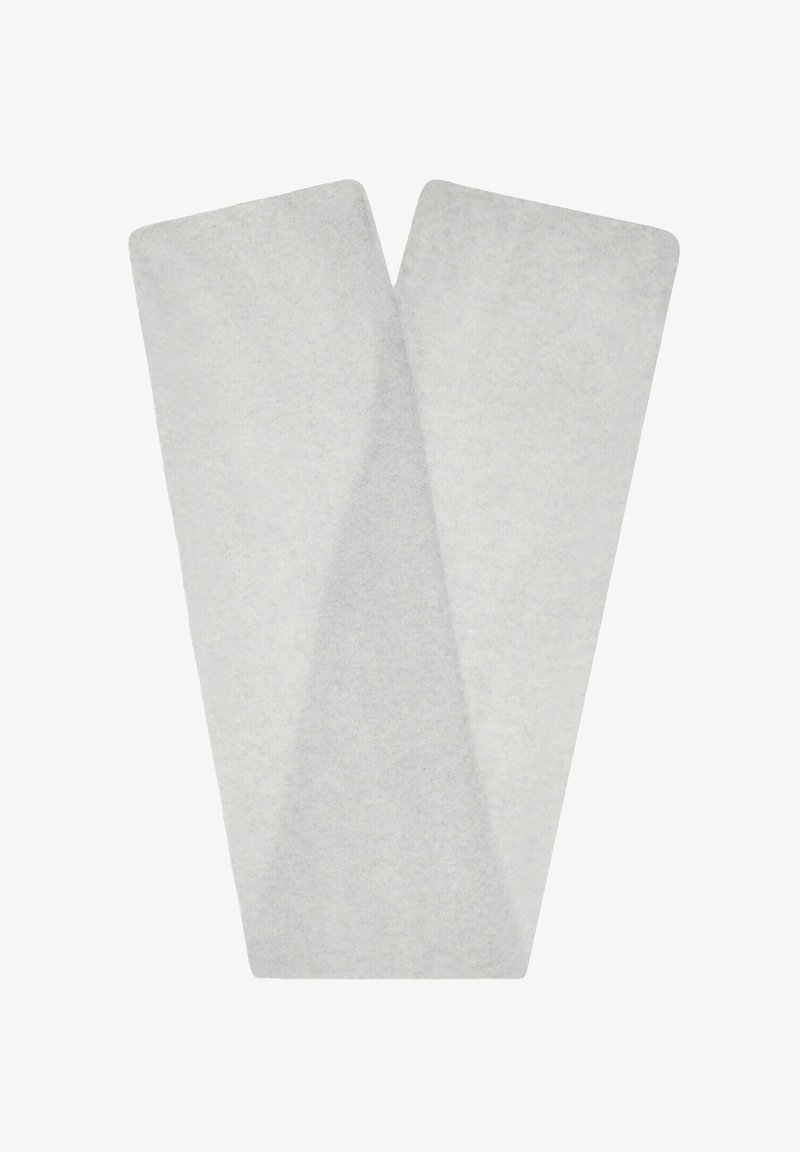 Sciarpa grigia di lana con un motivo triangolare, caratterizzata da una texture morbida e una superficie liscia, piegata ordinatamente per l'esposizione.