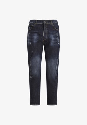 Jeans in denim blu scuro con dettagli consumati, caratterizzati da schizzi di vernice più chiara e una leggera scoloritura, con il classico design a cinque tasche.