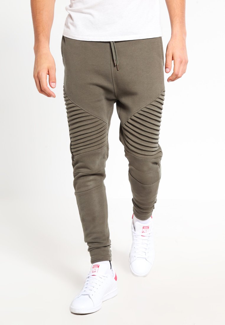 Urban Classics - PLEAT SWEATPANTS - Donji dijelovi trenirke - olive, Povećaj