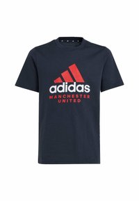 Camiseta de algodón azul marino con un gran logo blanco de "adidas" y texto rojo "MANCHESTER UNITED". Cuello redondo clásico y mangas cortas.