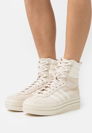 GAZELLE BOOT - High-top trainers - white