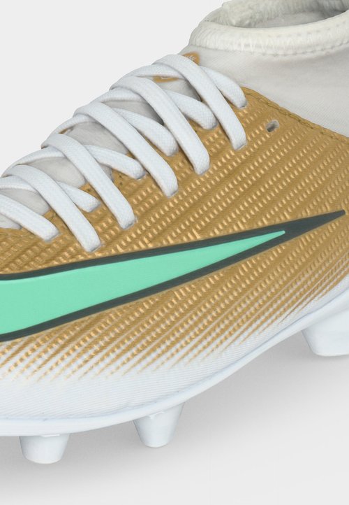 Nike JR MERCURIAL SUPERFLY 11 CLUB FG/MG KYLIAN MBAPPE UNISEX - Football boots artificial grass - metallic gold-coloured/clear jade — foto 7