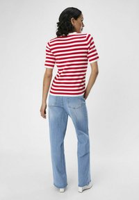 Object OBJESTER mleczny