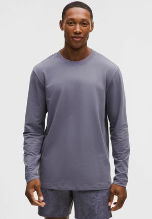 ZEROED IN - Top s dlhým rukávom - grape mist