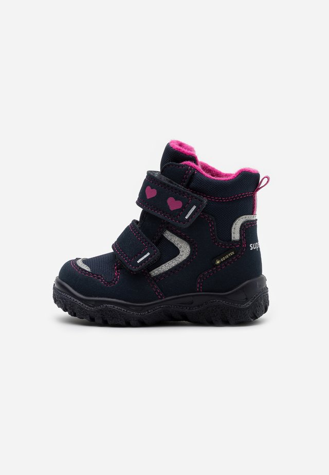 HUSKY - Talvisaappaat - blau/rosa