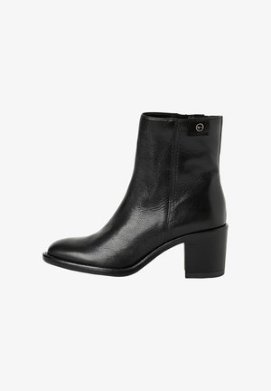 Tamaris Klassikalised poolsaapad - black