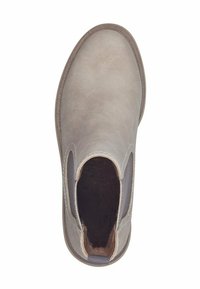 Stivale alla caviglia in pelle grigia con pannelli elastici laterali e punta rotonda. Presenta una superficie testurizzata e una fodera interna scura.