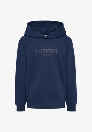 Navyblauwe hoodie van zacht materiaal, met een voorzak in kangoeroestijl en een textuur-logo "hummel SPORTSWEAR" op de borst. Regulere pasvorm.