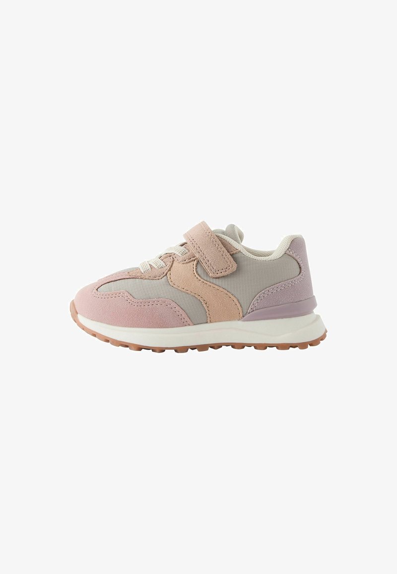 Sneakers with a pink and light violet color scheme. Features a suede and mesh upper, lace closure, and adjustable Velcro strap. Rubber sole.