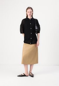 Malina MOA SHIRT - Bluza s gumbima - black