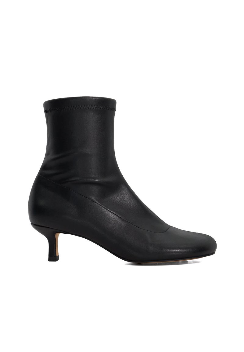 Black leather ankle boots with a fitted shaft, pointed toe, and low heel. Features a smooth texture and minimal stitching details.