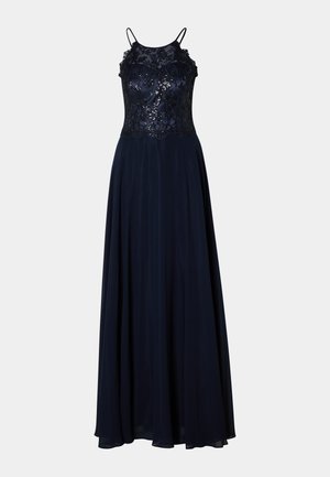 Robe de soirée bleu marine avec un corsage en dentelle ajusté, broderies délicates et une jupe fluide. Présente des bretelles fines et une texture lisse.