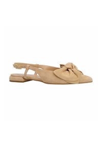 Beige suède slingback schoenen met een platte vierkante neus en een grote strikdetail aan de voorkant. Voorzien van een beveiligde enkelband en een lage hak.