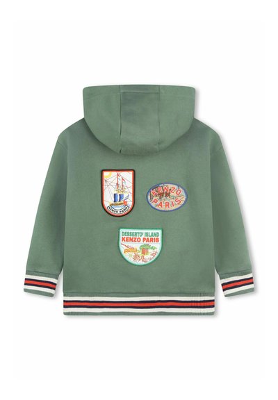 Sweat à capuche en coton vert olive, décoré de quatre patches colorés : un bateau, "KENZO PARIS" et "DESSERTO' ISLAND", avec des poignets rayés.