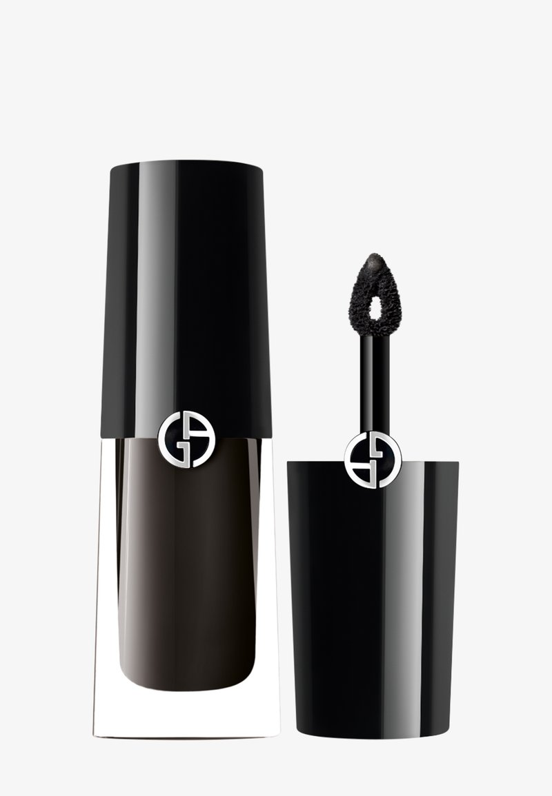 Flesje zwarte vloeibare eyeliner met bijpassende dop en een sponsapplicator met metalen logo op beide delen.