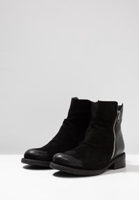 Felmini Botines - black