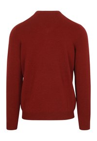 Roter Pullover mit Rundhalsausschnitt und langen Ärmeln, aus einem weichen Strickstoff hergestellt. Hat ein schlichtes Design und einen lockeren Schnitt ohne Verzierungen.