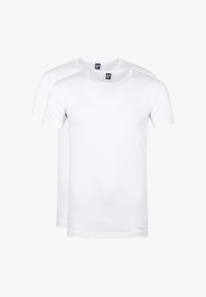 Zwei schlichte weiße Kurzarm-T-Shirts mit Rundhalsausschnitt übereinandergestapelt, Vorderansicht mit sichtbaren Markenschildern an den Kragen.